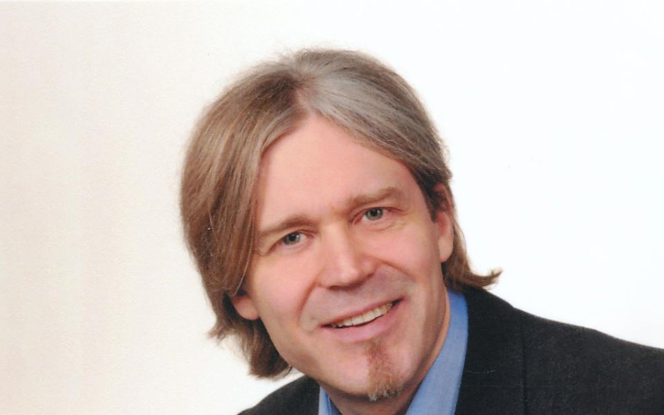 Tuomas Mennola, Commercial Champion